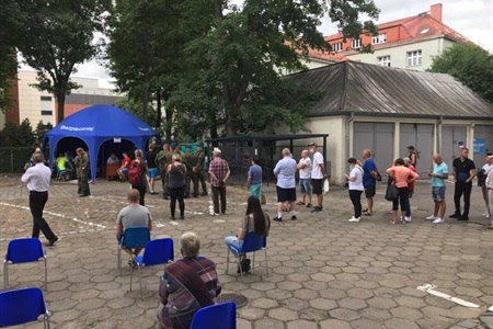 Mobilny punkt szczepień pod Ratuszem