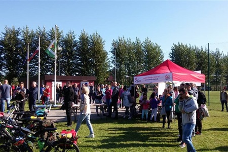 Badania profilaktyczne i edukacja zdrowotna podczas turnieju piłkarskiego w Kobylnicy_2017_09_18