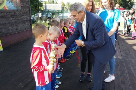 Badania profilaktyczne i edukacja zdrowotna podczas turnieju piłkarskiego w Kobylnicy_2017_09_18