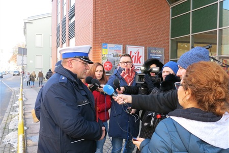 Błyśnij miłością do dziecka - Akcja Policji i Szkoły Rodzenia 15_02_2018